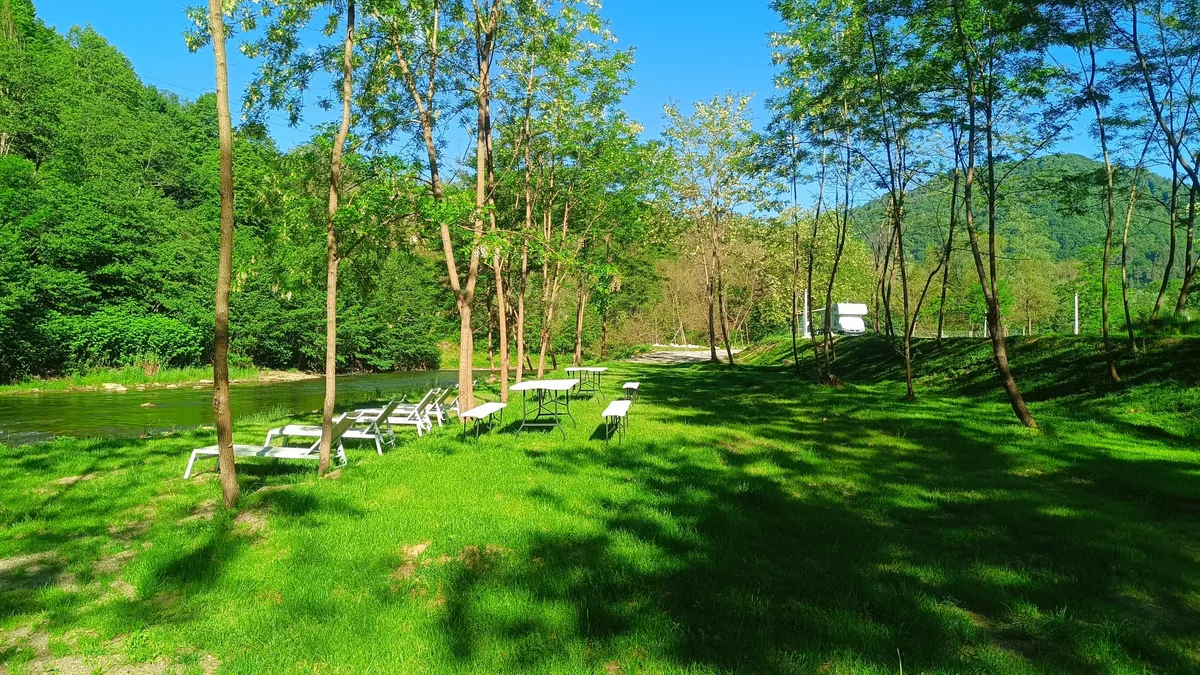 Camping Brăzești Apuseni terrace